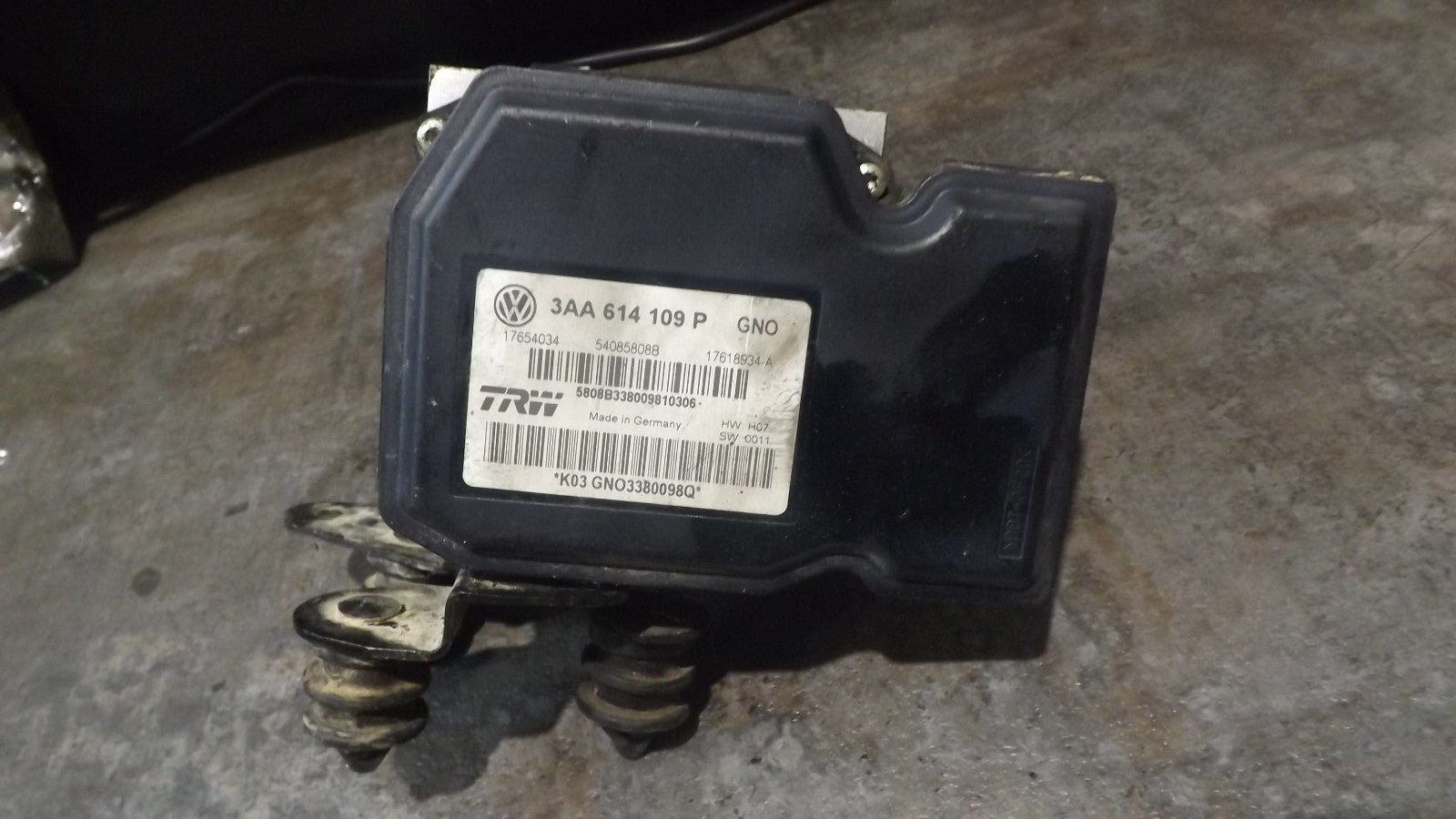 Volkswagen PASSAT ABS Steuergerät 3AA614109P