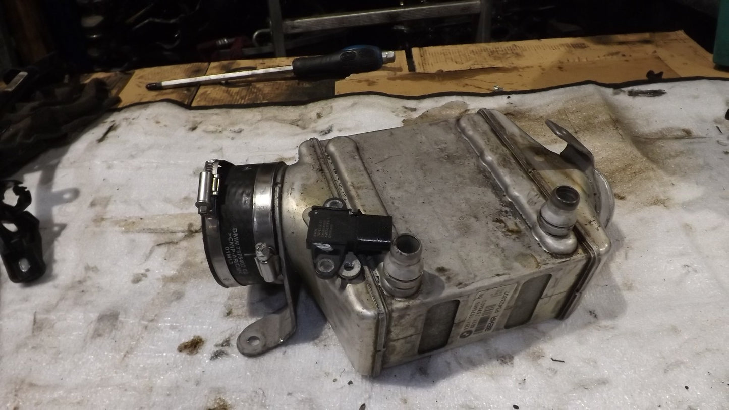 Original BMW  F01 F10 E70 F11   Ladeluftkühler Kühler Ladeluftkühler 06117575403