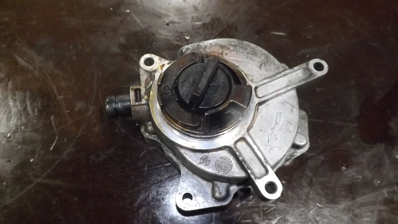 Unterdruckpumpe Vakuumpumpe VW Skoda Seat Audi 2.0 TFSI 06D145100E