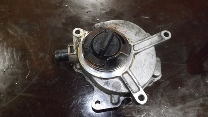 Unterdruckpumpe Vakuumpumpe VW Skoda Seat Audi 2.0 TFSI 06D145100E