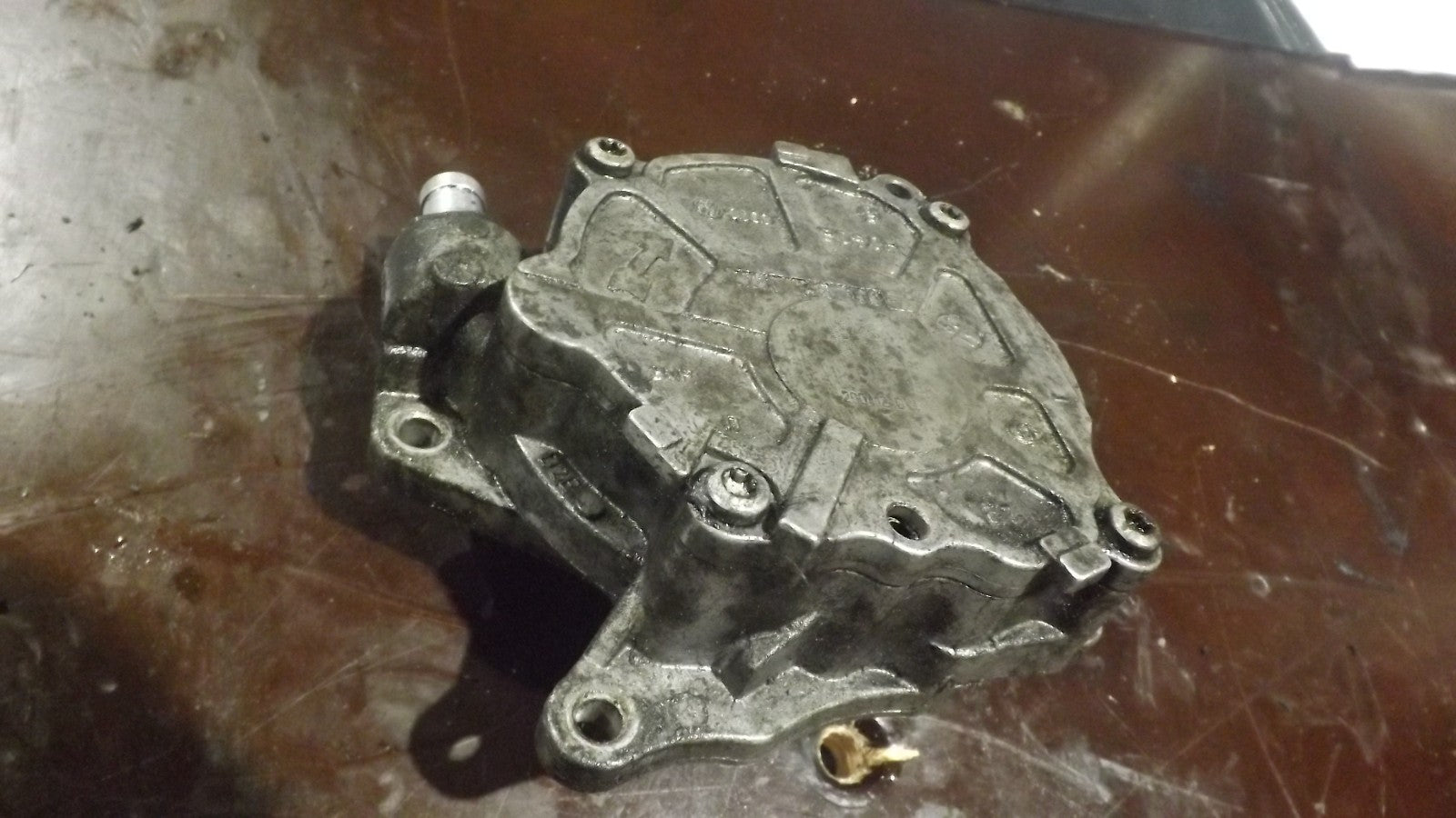 Audi VW Skoda Seat 2,0 TDI Vakuumpumpe Unterdruckpumpe Motor 03L145100F