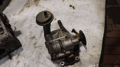 Mercedes C-Klasse W202 E-Klasse  Motor Ölpumpe 6061811001