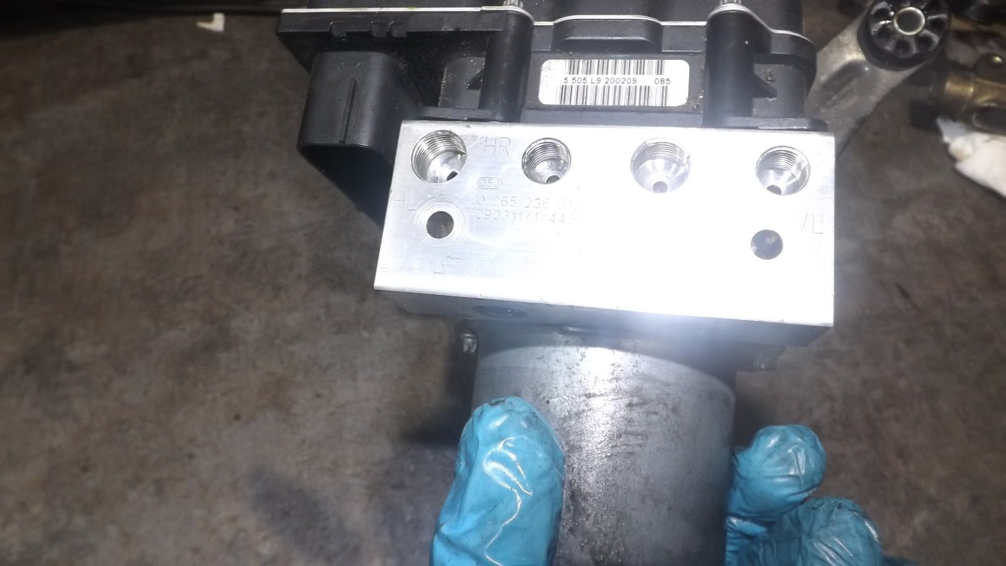 BMW E83 X3 Hydraulikblock ABS Steuergerät 0265236012