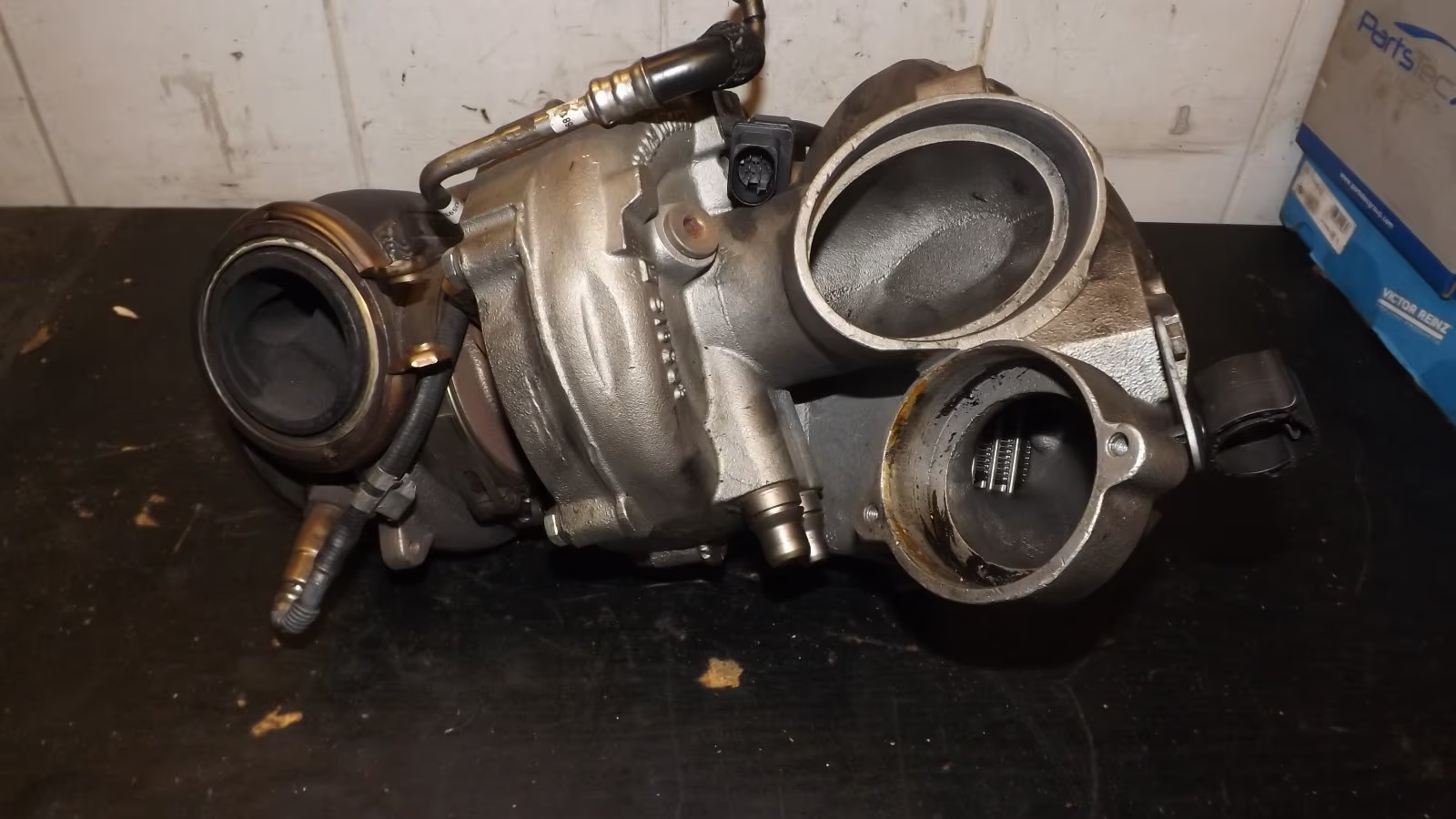 Original BMW X5 X6 M50D N57D40C Turbolader Turbo 8506382 7823884
