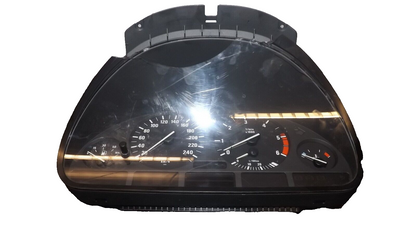 Original BMW 5er E39 Tacho Kombiinstrument bj 1997 8372357