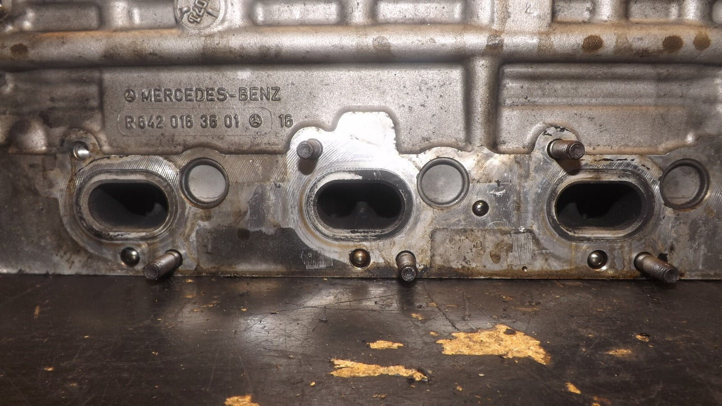 Original Mercedes Zylinderkopf 3.0 CDI OM642 Rechts A6420100821