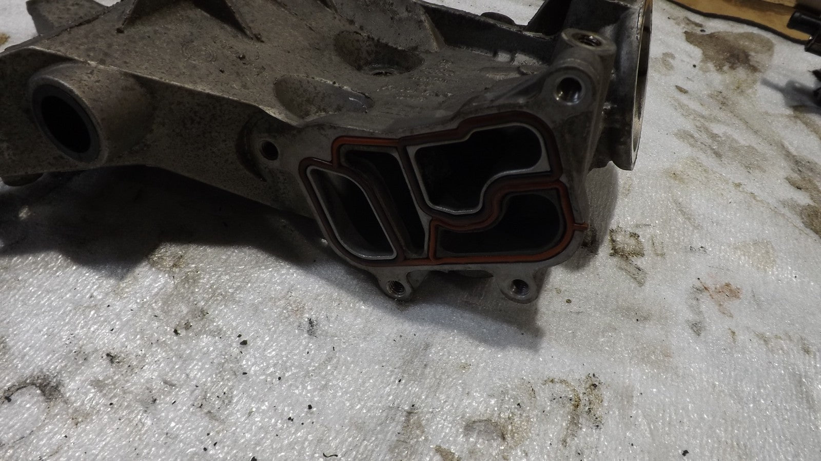 Audi VW Skoda 2.0 TFSI Öl Filter Gehäuse 06J903143AG