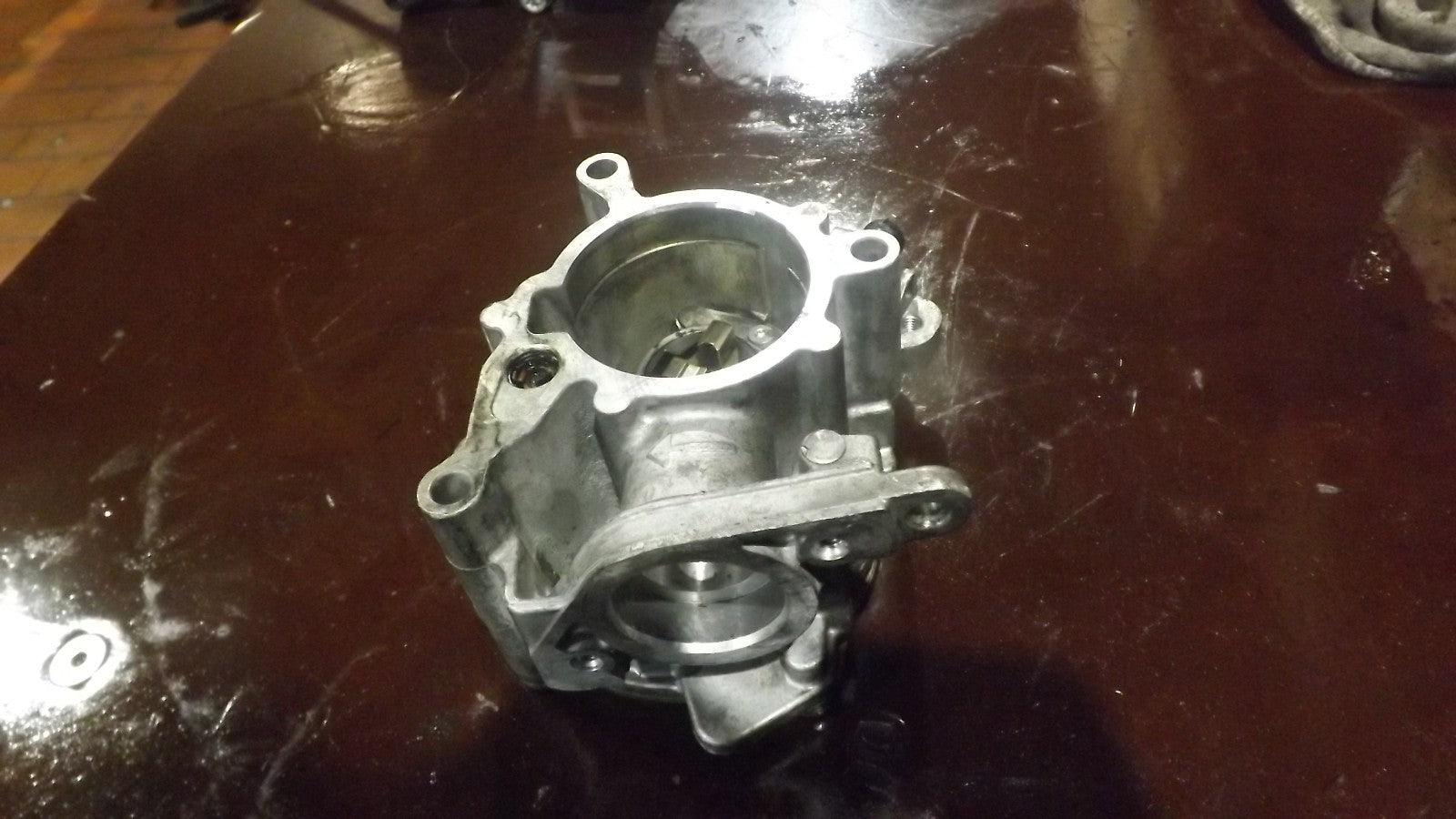 Unterdruckpumpe Vakuumpumpe für Audi A3 8P 09-12 FSI 1,8 118KW CDAA 06J145100B