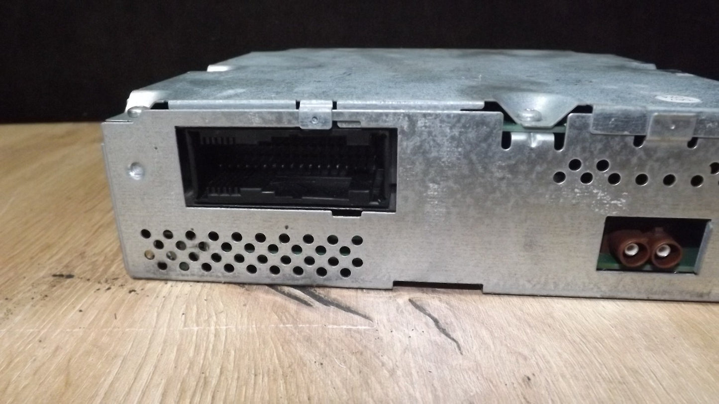 Steuergerät Radio Navi Bluetooth Radiohybrid TV Tuner 7L6919148A VW T5 Multivan