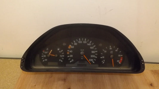 Mercedes W210 Tacho Kombiinstrument - 2105405147
