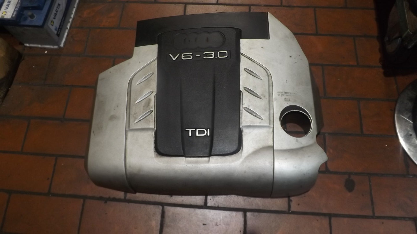 Original Audi Q7 3.0 TDI Diesel Motorabdeckung 4L0103925