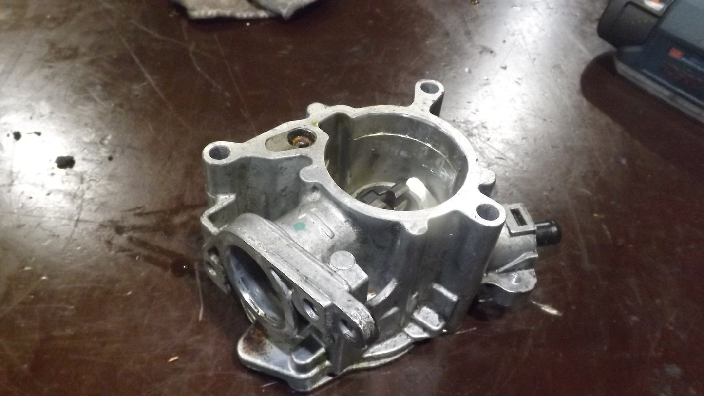 Audi VW Skoda Seat 2.0 TFSI GTI Vakuumpumpe Unterdruckpumpe 06J145100C
