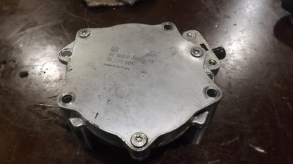 Audi VW Skoda Seat 2.0 TFSI GTI Vakuumpumpe Unterdruckpumpe 06J145100C
