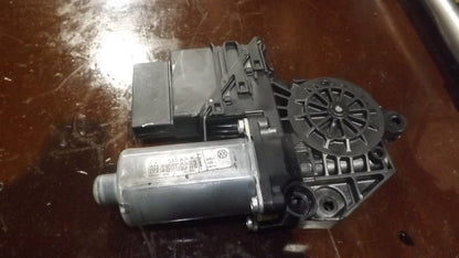 Fensterhebermotor Fensterheber VW Golf 6 VI Plus hinten rechts 0130821430