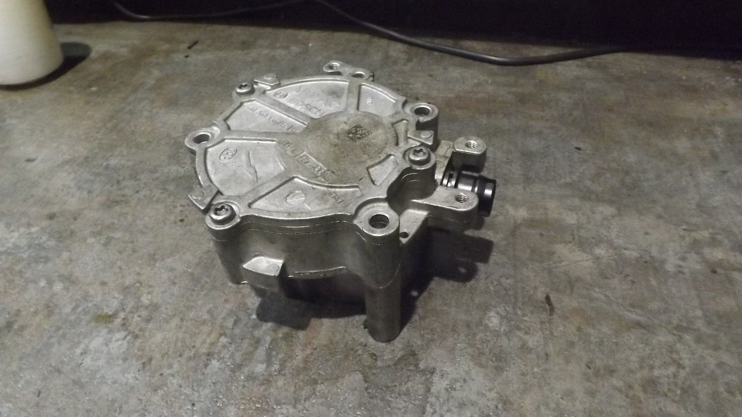 Vakuumpumpe Pumpe Unterdruck Unterdruckpumpe Audi Seat Skoda VW 06k145100AE