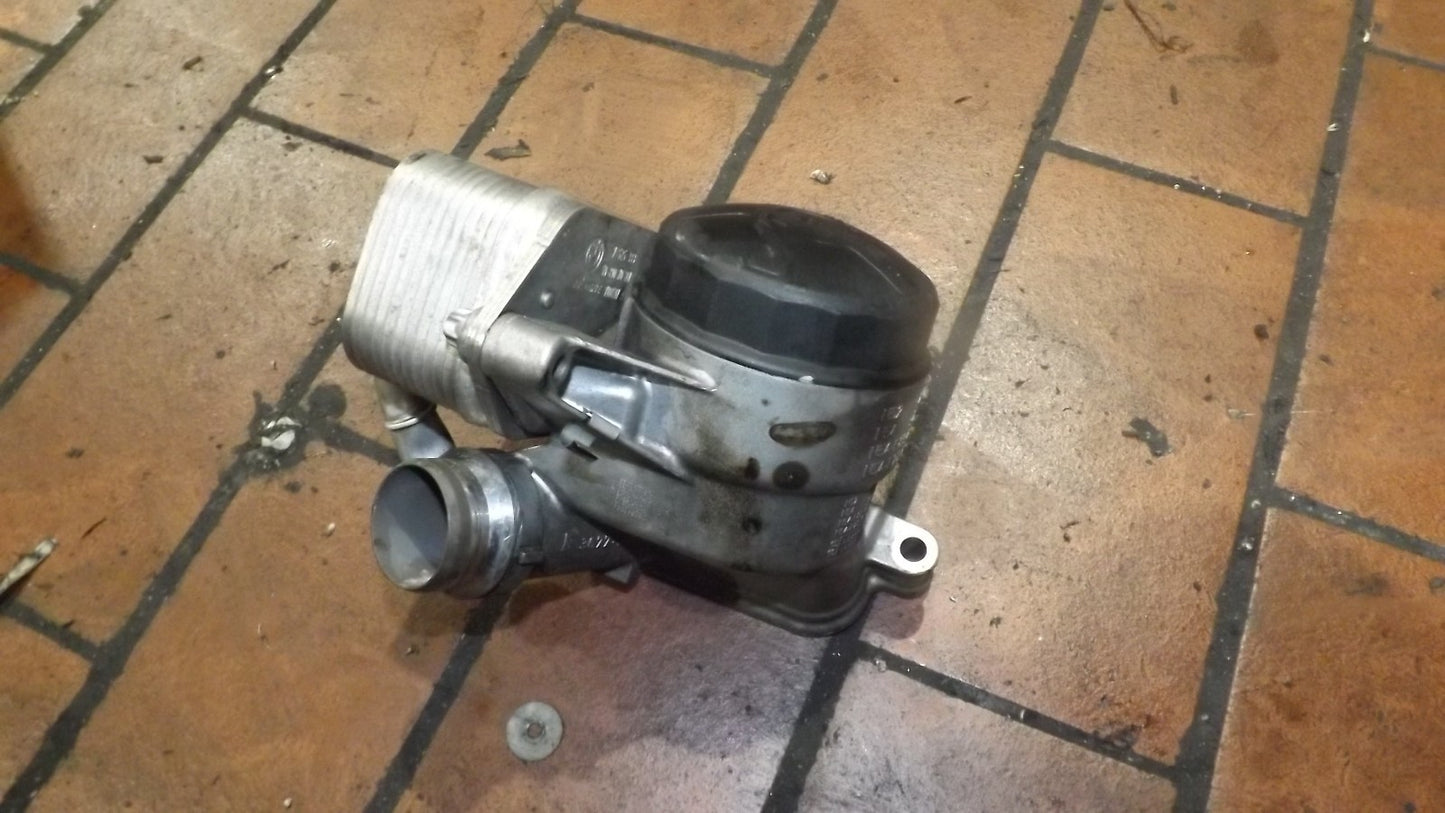 BMW E90 E91 325i N52 Ölkühler Wärmetauscher Ölfiltergehäuse 7516383