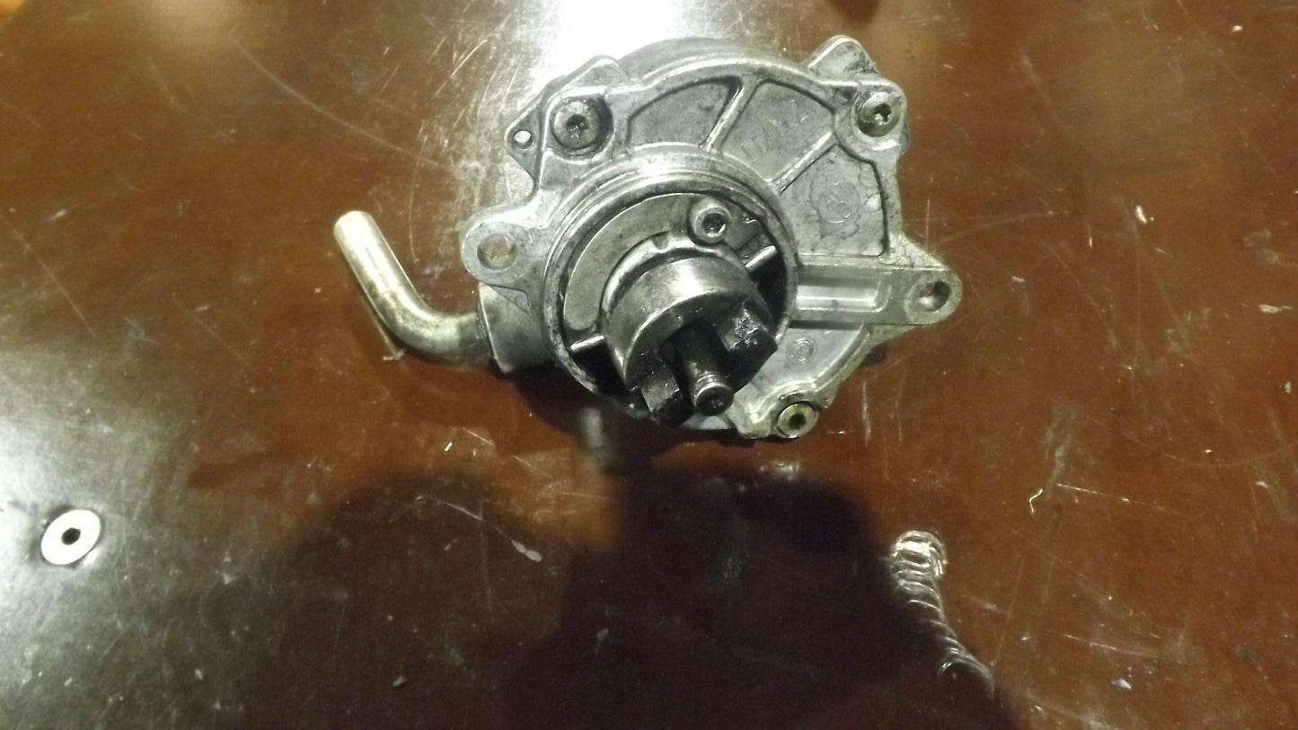 Vakuumpumpe Unterdruckpumpe A6112300165 Original MERCEDES VITO (638) 112CDI 2.2