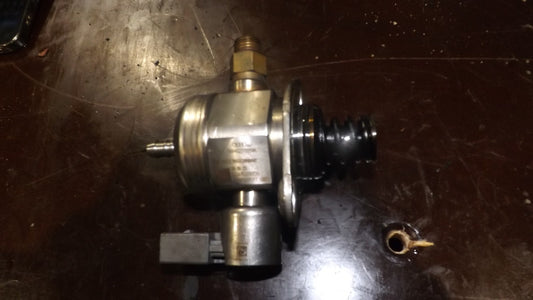 Hochdruckpumpe Kraftstoffpumpe Für Audi A3 8P1 A4 Avant 8K2 A5 06H127025K