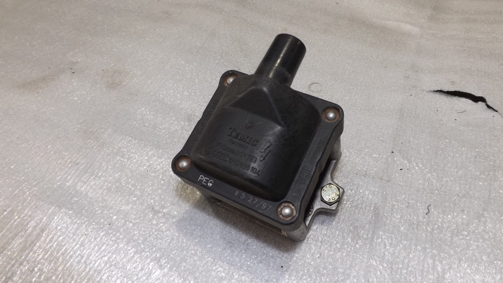 Zündspule Zündmodul für VW Caddy  Passat 35I Sharan 7M Transporter T4 0040100018