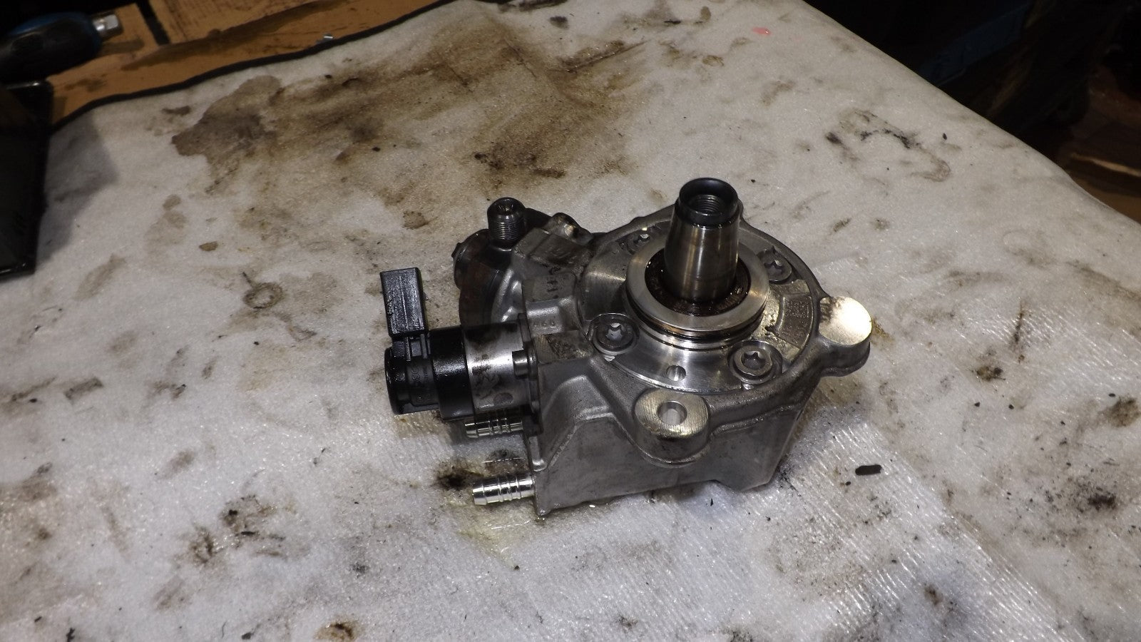 Bosch Hochdruckpumpe 0445010517 BMW 1er 2er 3er 4er 5er 20 d 1 N47 D20 C A