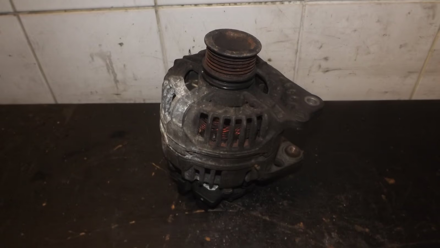 Original Volkswagen Lichtmaschine 037903025L