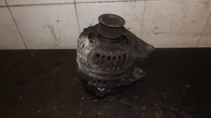 Original Volkswagen Lichtmaschine 037903025L